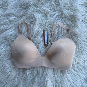 Skims Wireless Lightly Lined Bra Sand Size 36DD